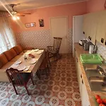 House Barbara Nyaraló *