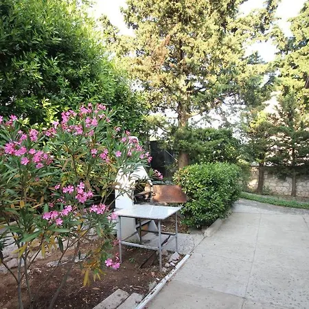 House Barbara Nyaraló